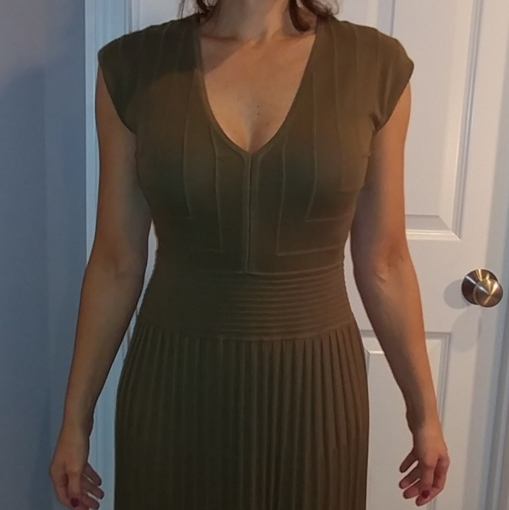 Olive Max Studio sweater dress Size M